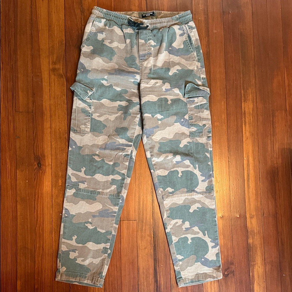 PrettyLittleThing Camouflage Cargo Pants